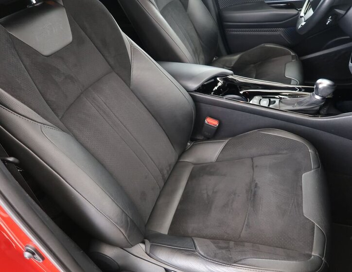 Toyota C-HR Hatchback 2,0 l 112 kw