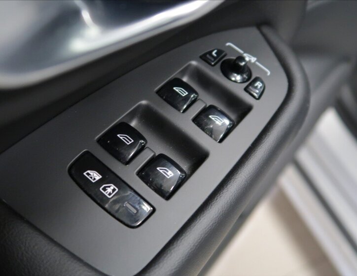 Volvo XC90 SUV 2,0 l 173 kw