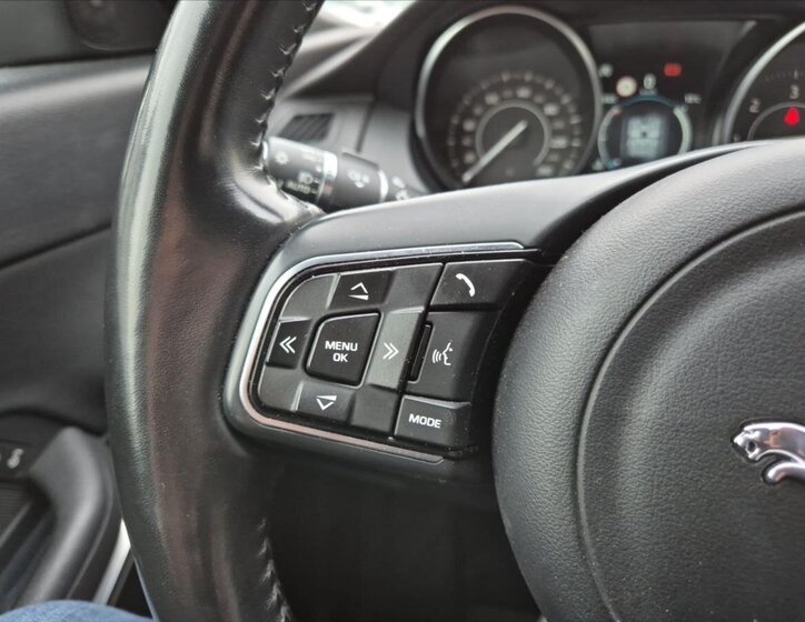 Jaguar E-Pace SUV 2,0 l 132 kw