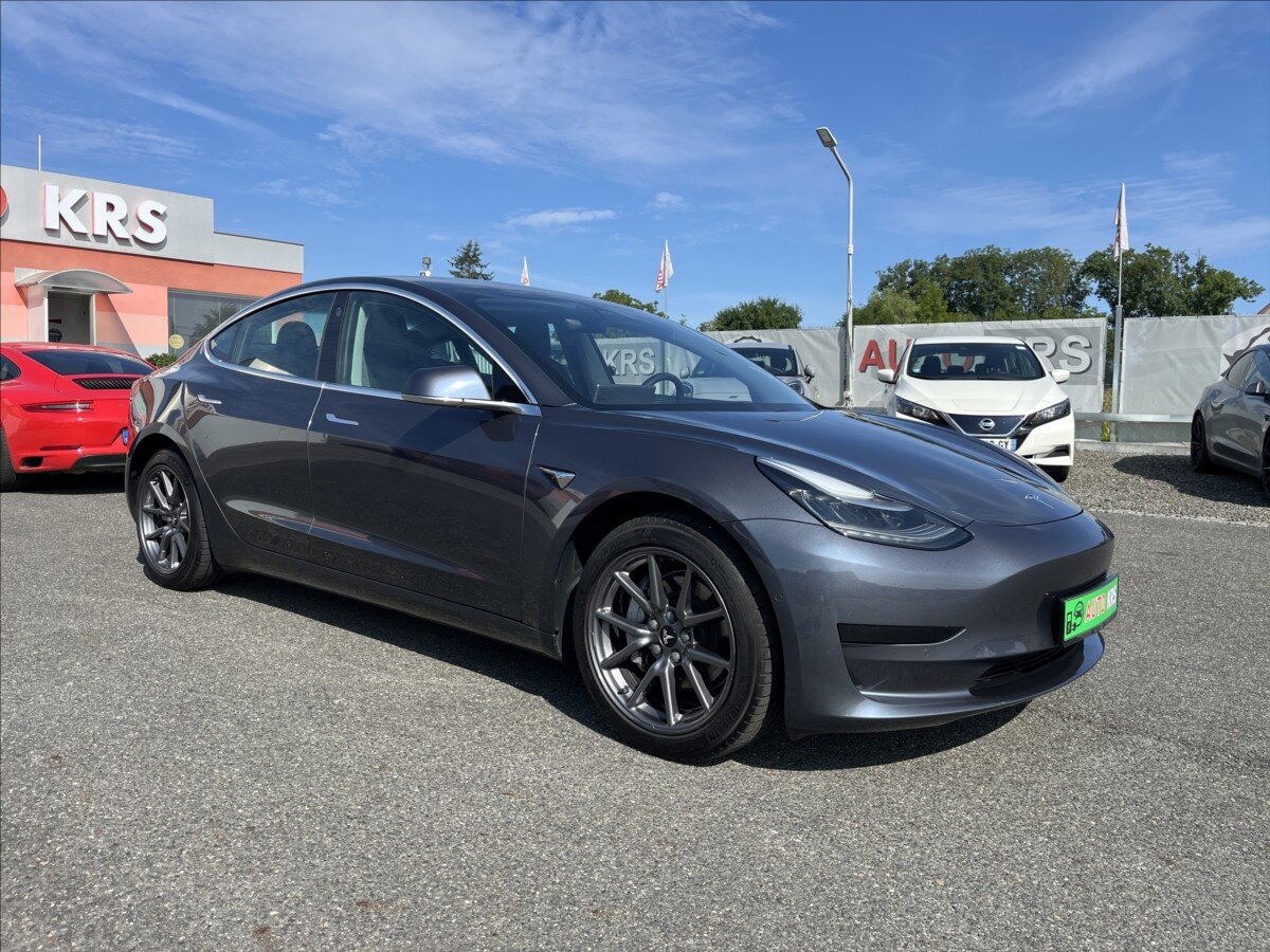 Tesla Model 3 Ostatní 0,0 239 kw