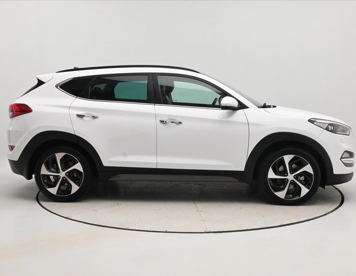 Hyundai Tucson SUV 2,0 l 100 kw