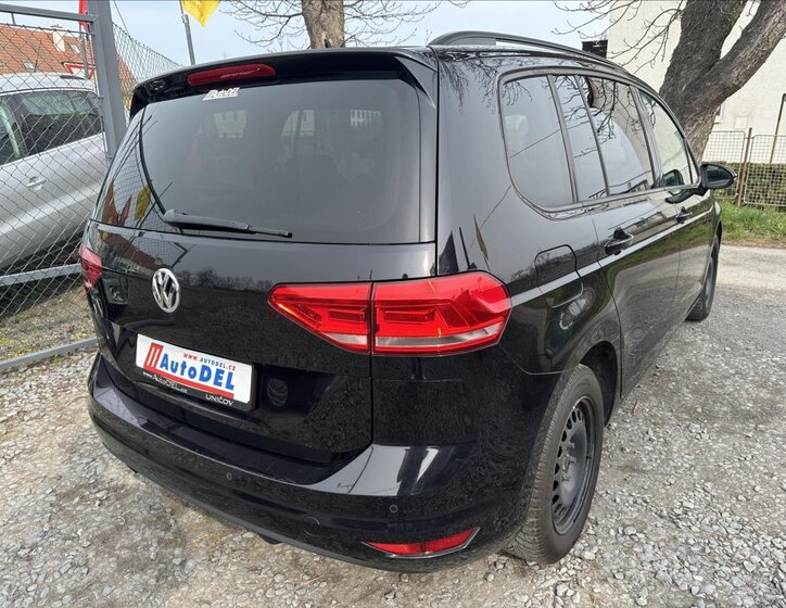 Volkswagen Touran MPV 1,2 l 81 kw