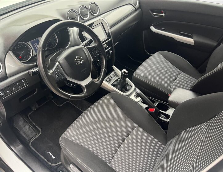 Suzuki Vitara 13