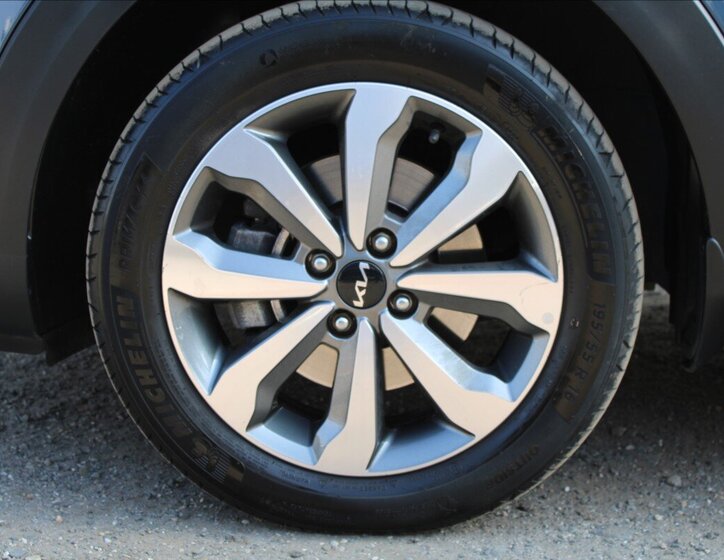 KIA Stonic Hatchback 1,2 l 61 kw