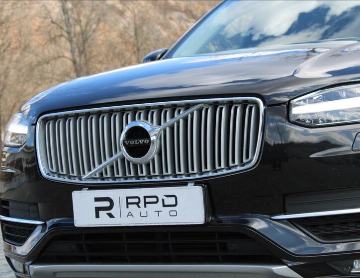 Volvo XC90 SUV / Terénní 2,0 l 165 kw