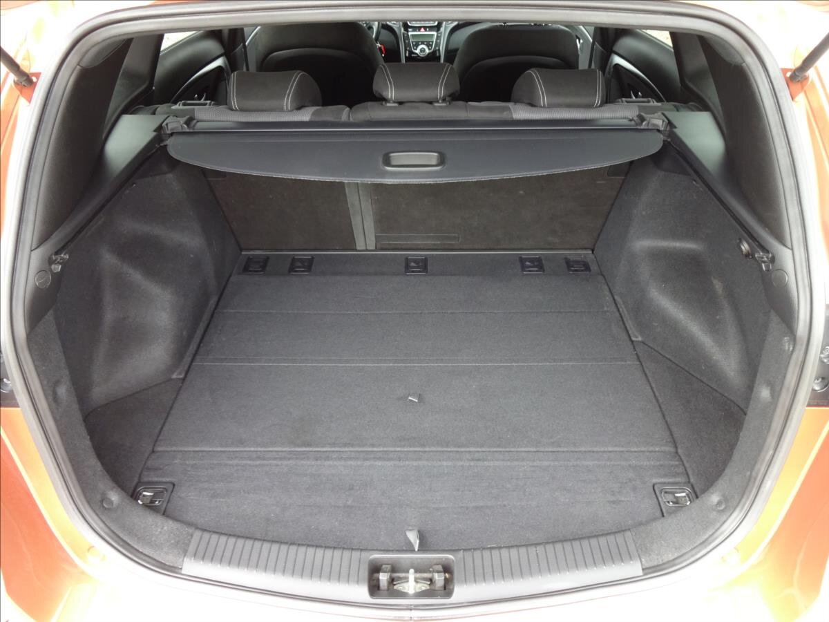 Hyundai i30 Kombi 1,6 l 99 kw