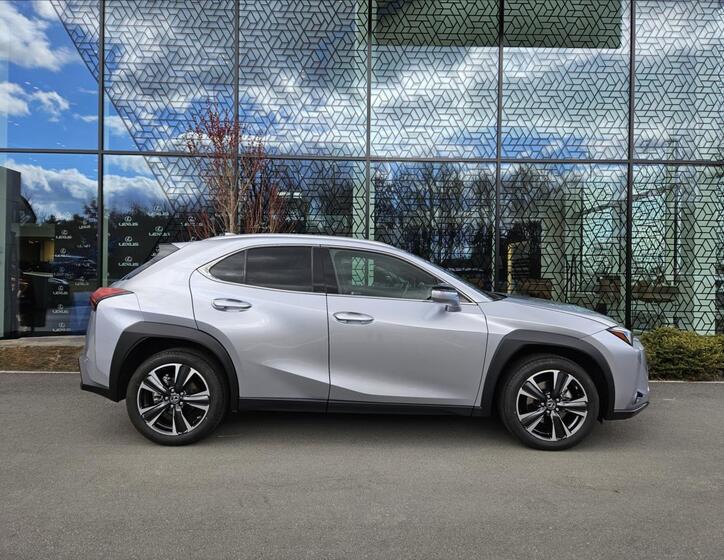 Lexus UX 250h 5