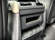 Land Rover Defender 25