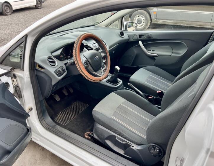 Ford Fiesta 11