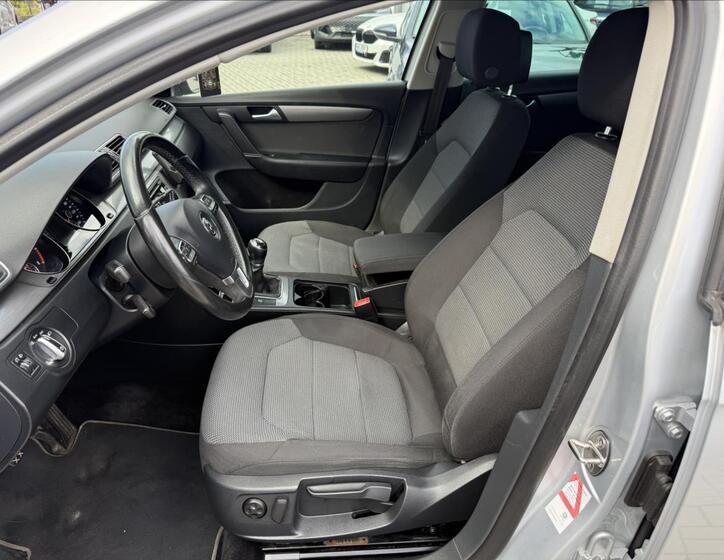 Volkswagen Passat 10