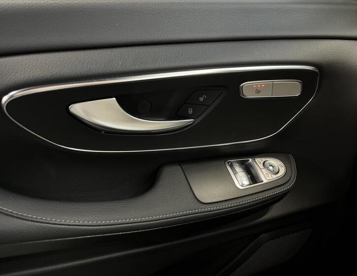 Mercedes-Benz Třídy V 12