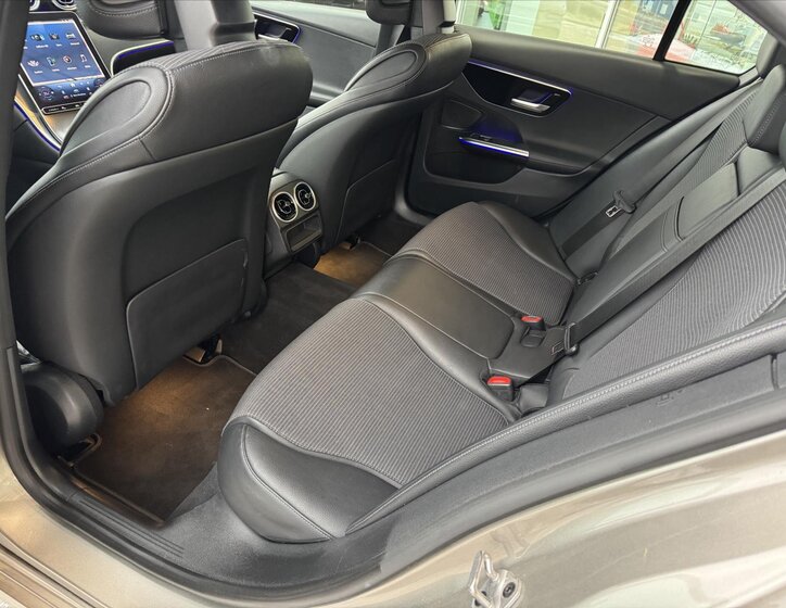 Mercedes-Benz Třídy C Sedan / Limuzína 2,0 l 147 kw