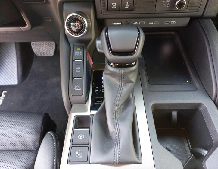 Toyota Land Cruiser 21