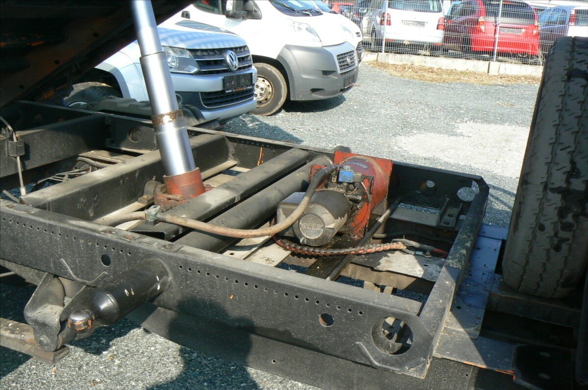 Ford Transit Sklápěč 2,4 l 85 kw