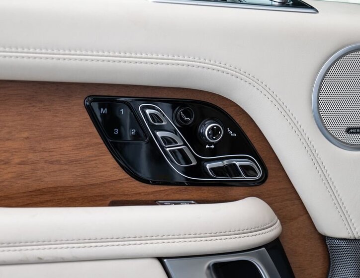 Land Rover Range Rover SUV / Terénní 4,4 l 250 kw