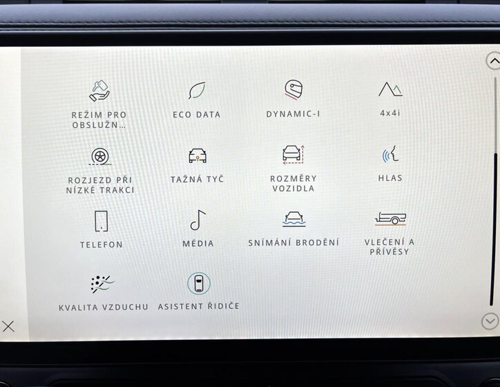 Land Rover Defender SUV 4,4 l 467 kw