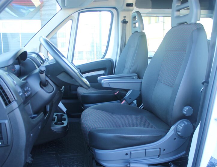 Peugeot Boxer Ostatní 2,2 l 121 kw