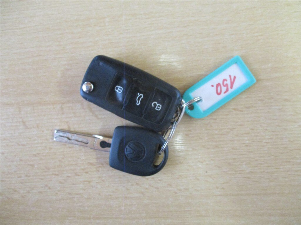 Volkswagen Caddy Skříň 1,2 l 63 kw