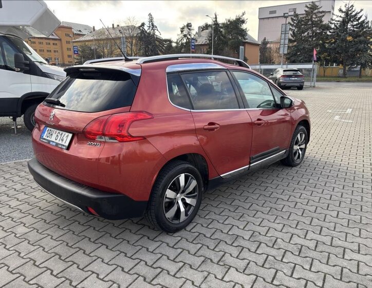 Peugeot 2008 4