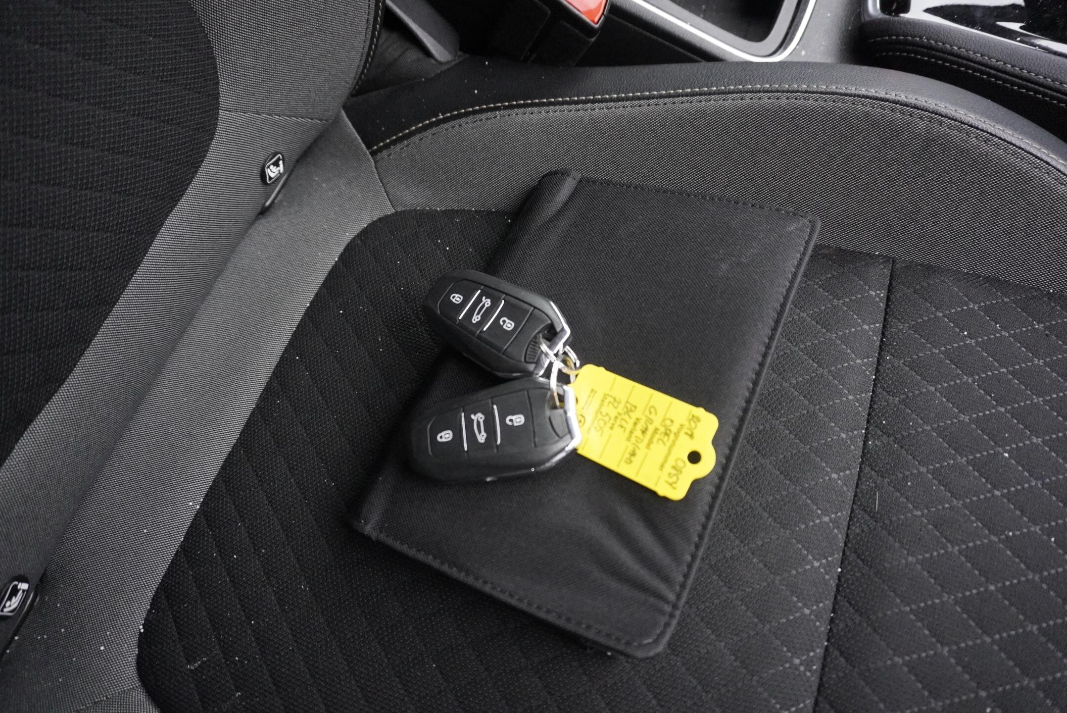 Opel Grandland X SUV 1,2 l 96 kw