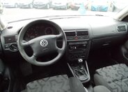 Volkswagen Golf 17