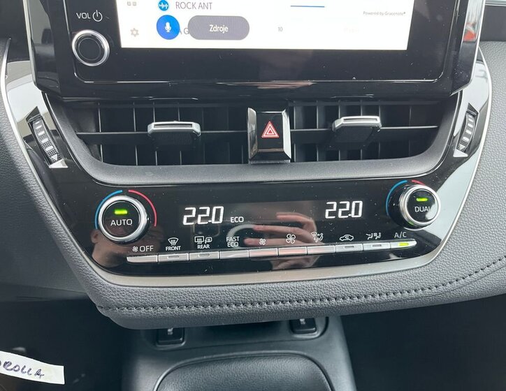 Toyota Corolla Sedan 1,5 l 92 kw