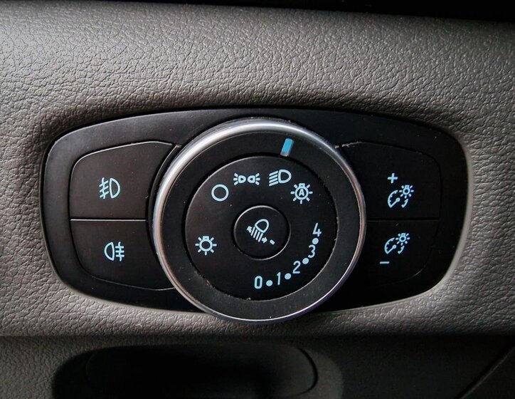 Ford Transit Kombi 2,0 l 96 kw