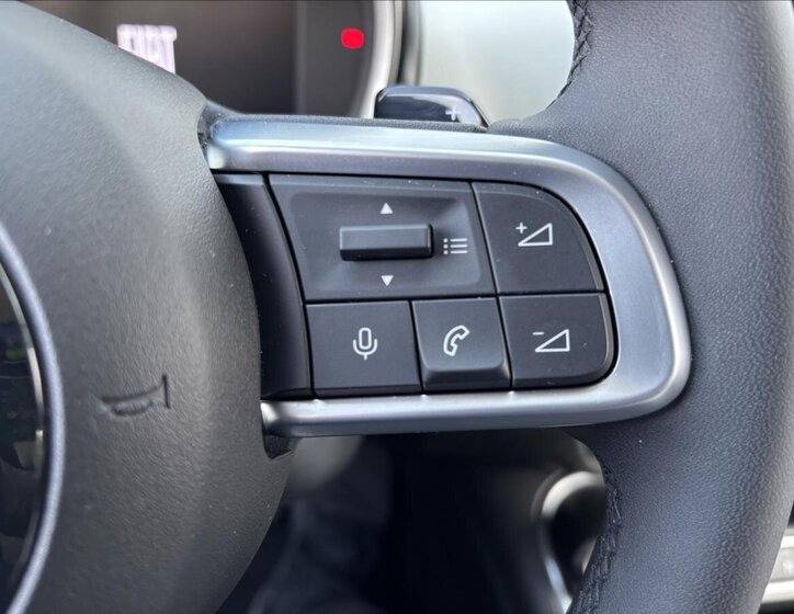 Fiat 600 SUV / Terénní 1,2 l 100 kw