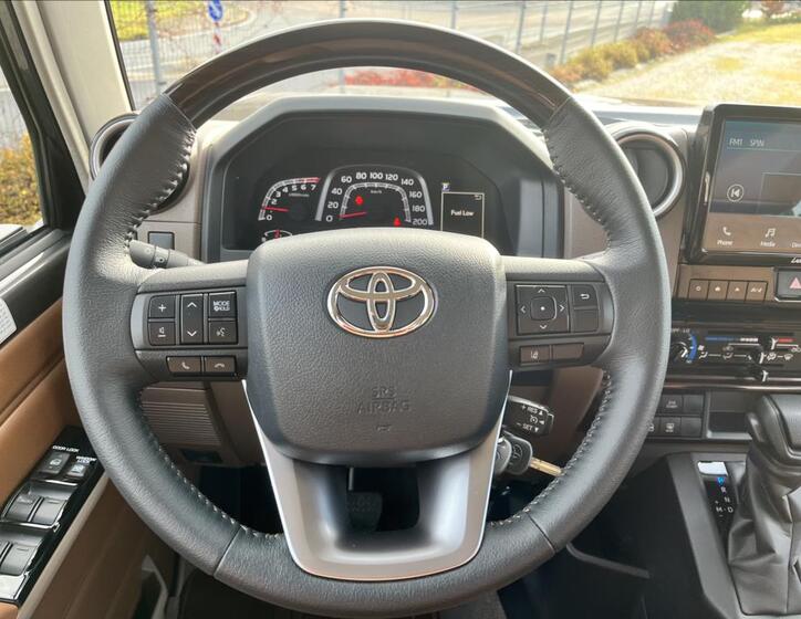 Toyota Land Cruiser 18