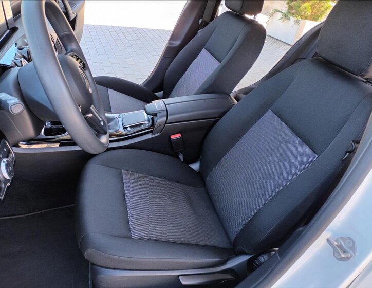 Mercedes-Benz Třídy A Hatchback 1,3 l 80 kw