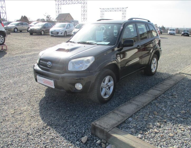 Toyota RAV4 SUV / Terénní 2,0 l 85 kw