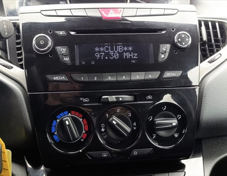 Lancia Y Hatchback 1,2 l 51 kw