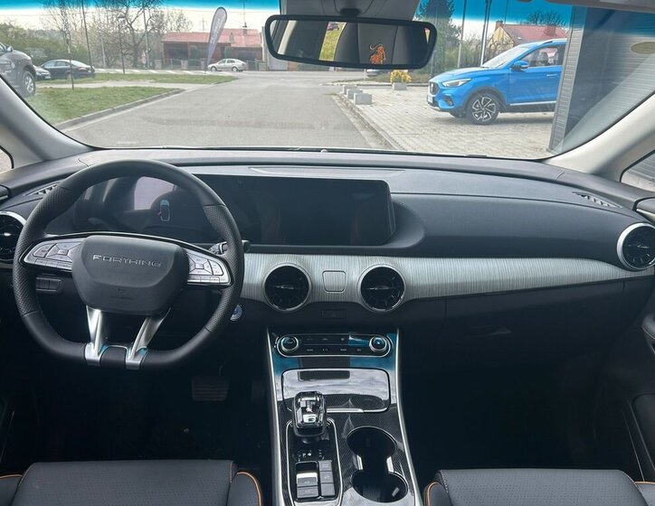 Dongfeng Ostatní MPV 1,5 l 180 kw