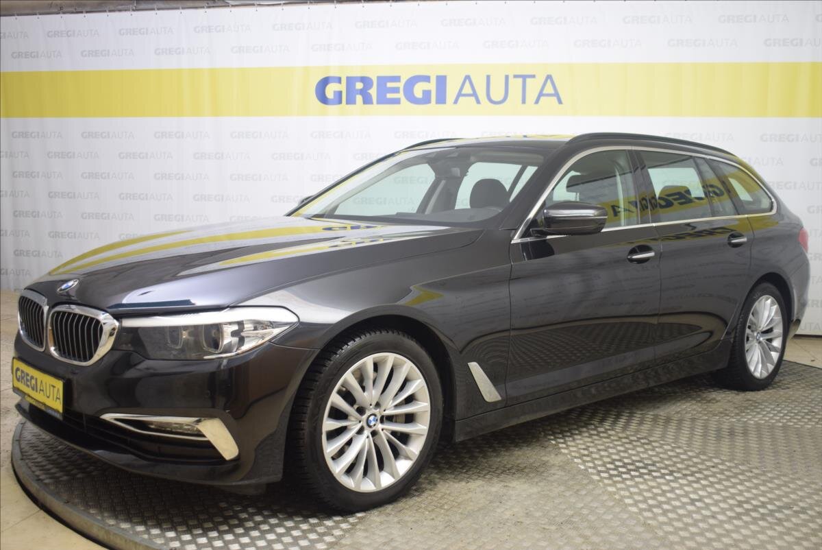 BMW Řada 5 Kombi 3,0 l 195 kw