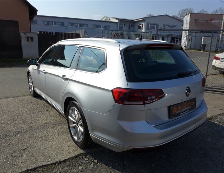 Volkswagen Passat Kombi 2,0 l 110 kw