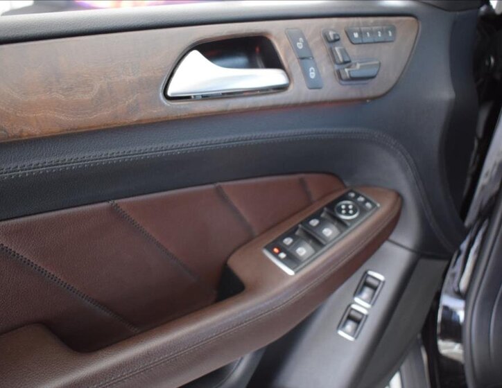 Mercedes-Benz GL SUV 3,0 l 190 kw