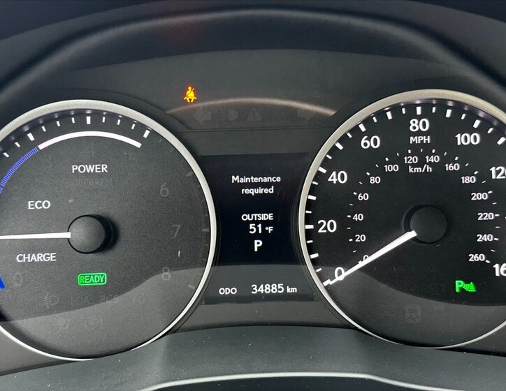 Lexus ES 300h Sedan / Limuzína 3,0 l 116 kw