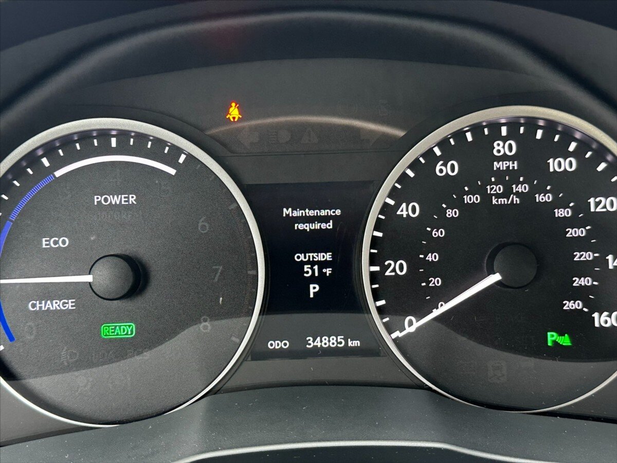 Lexus ES 300h Sedan / Limuzína 3,0 l 116 kw