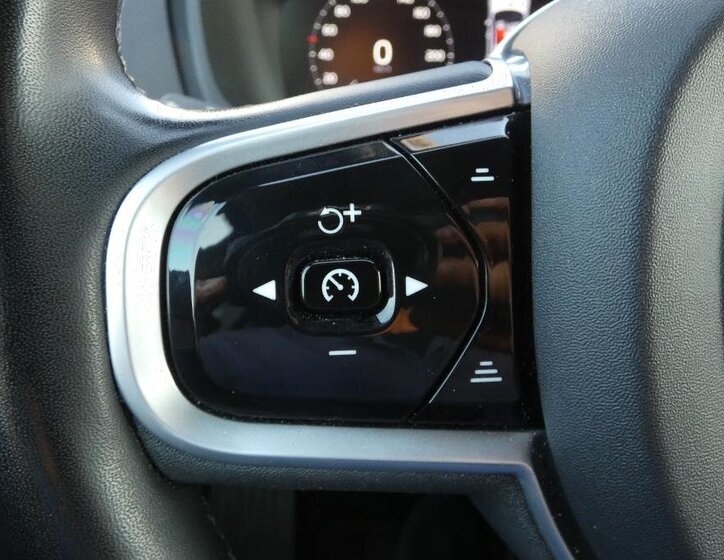 Volvo XC90 SUV / Terénní 2,0 l 173 kw