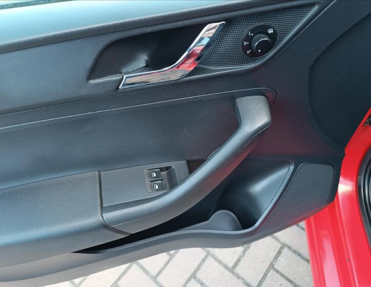 Škoda Rapid Liftback 1,2 l 63 kw