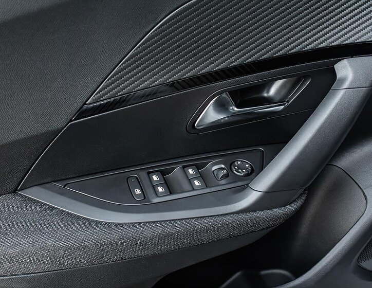 Peugeot 2008 SUV / Terénní 1,2 l 81 kw