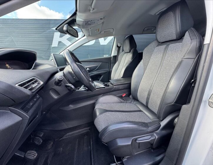 Peugeot 5008 SUV / Terénní 2,0 l 110 kw