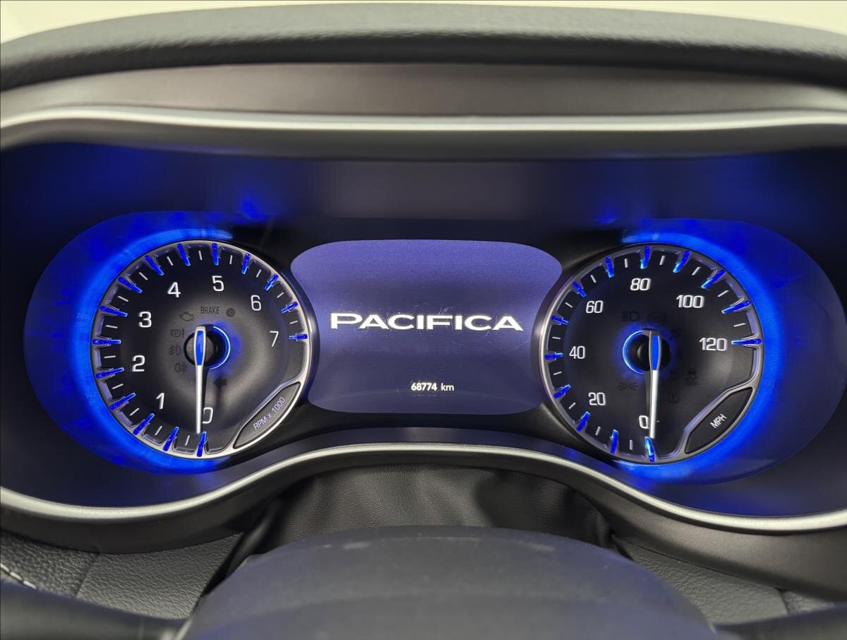 Chrysler Pacifica MPV 3,6 l 214 kw