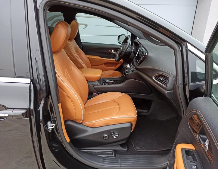 Chrysler Pacifica 18