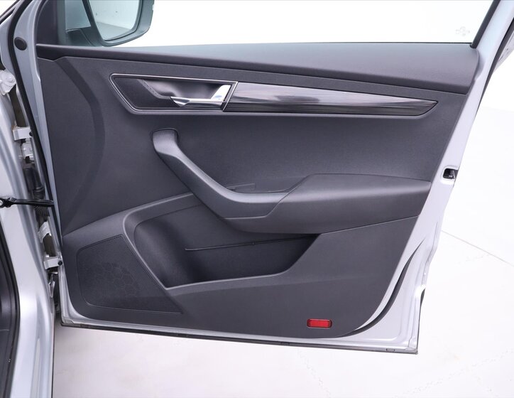 Škoda Karoq SUV 1,5 l 110 kw