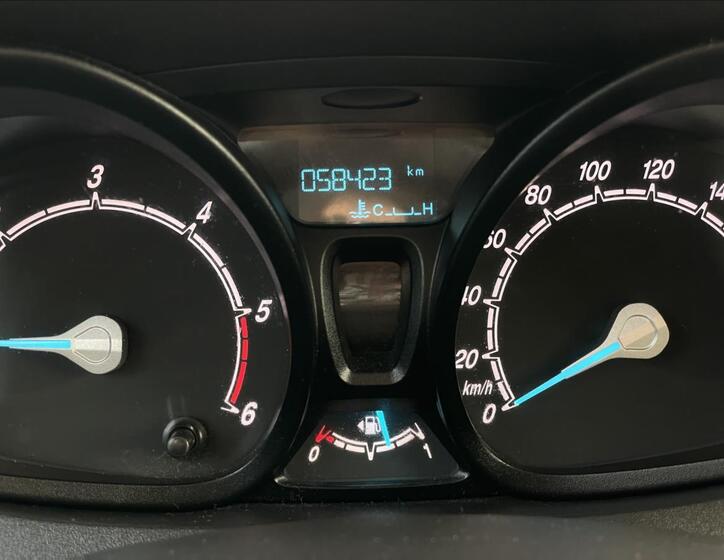 Ford Tourneo Courier 10