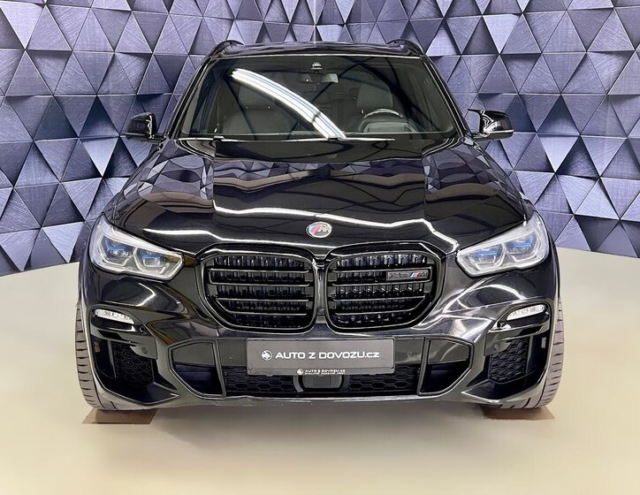 BMW X5 SUV / Terénní 4,4 l 457 kw