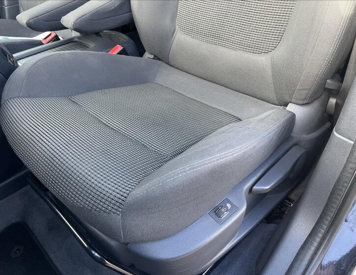 Peugeot 5008 MPV 2,0 l 110 kw