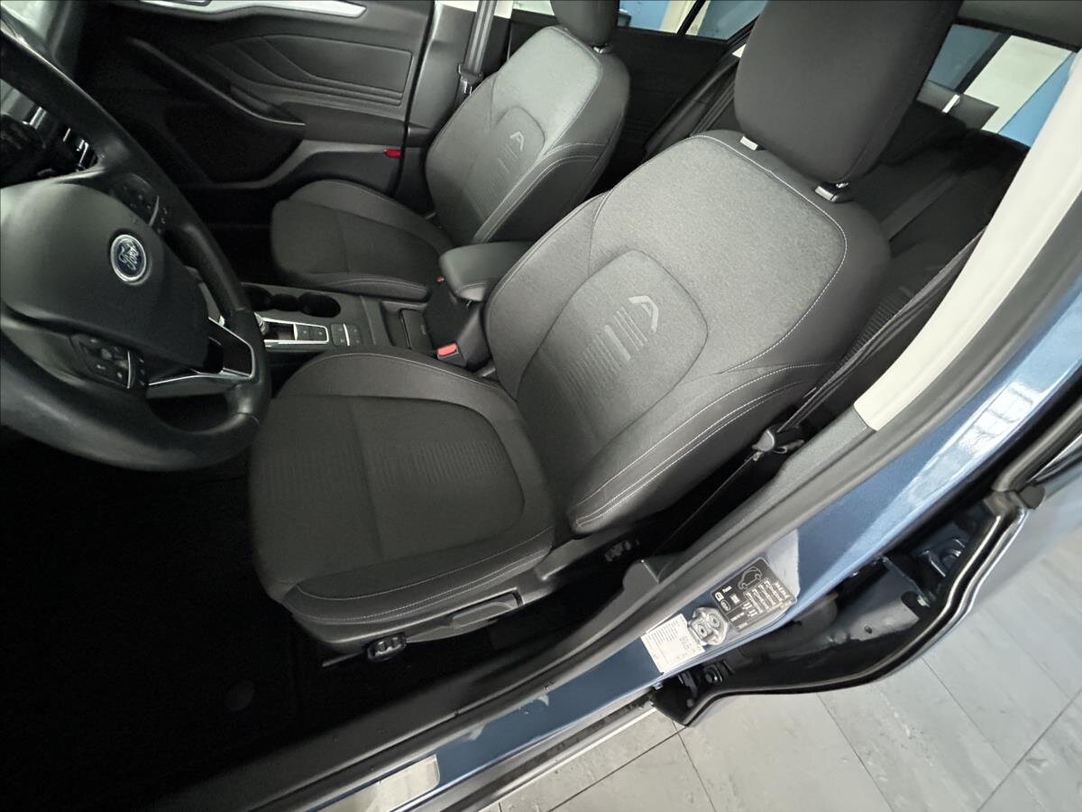 Ford Focus Hatchback 999,0 92 kw