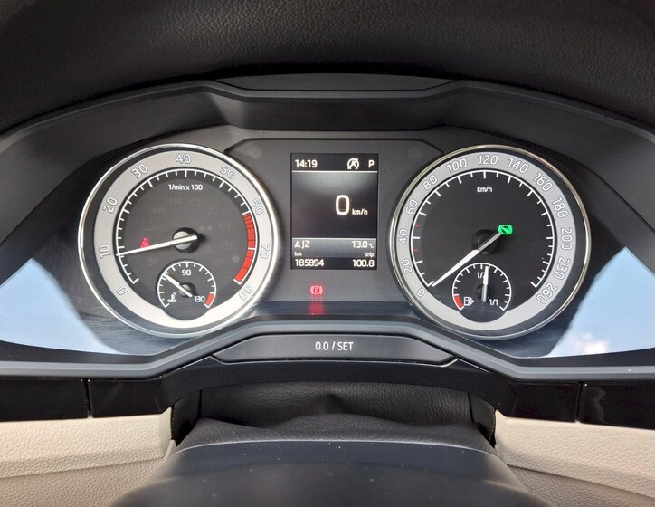 Škoda Superb Sedan / Limuzína 2,0 l 206 kw